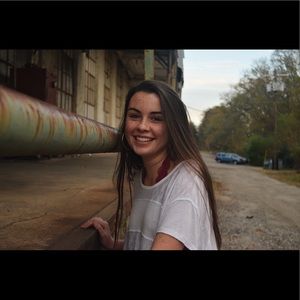 Meet your Posher, Olivia